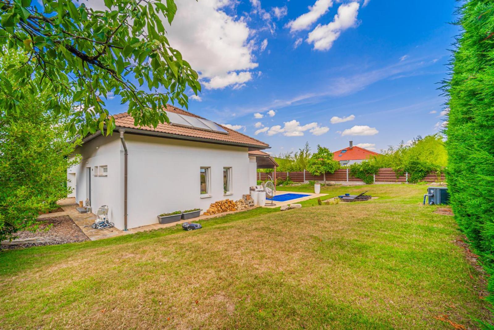 Vila Sara S Bazenem A Infrasaunou Na Kraji Prahy Zbuzany Exteriér fotografie